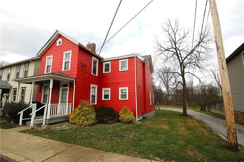 Photo of 259 Mercer St, Harmony, PA 16037 (MLS # 1731074)