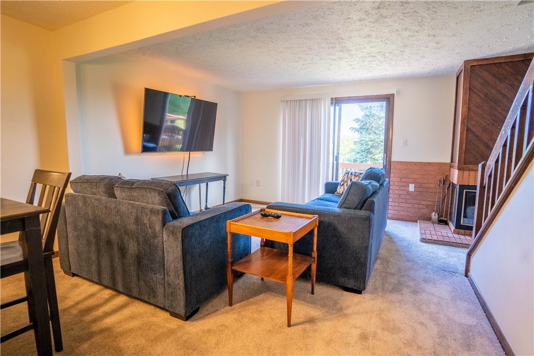 647 Sunset Circle