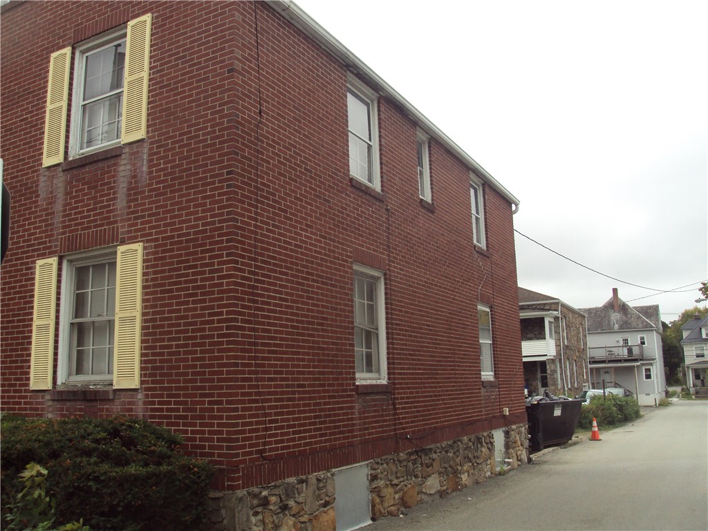 331 W Main St