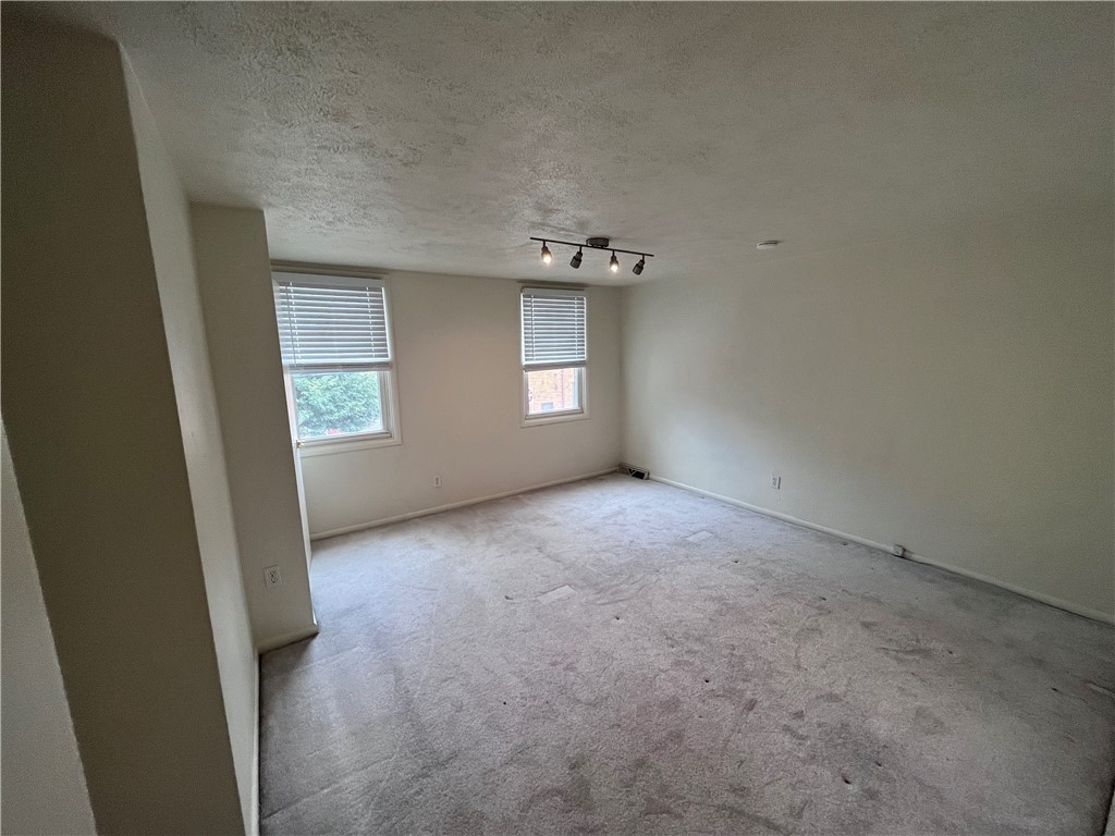 South Side, Pennsylvania 15203, United States, 2 Bedrooms Bedrooms, ,2 BathroomsBathrooms,Residential,Active,193754