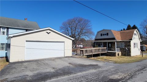 Photo of 60 Strayer St, Central City, PA 15926 (MLS # 1740847)