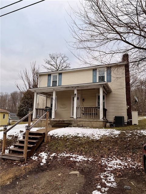 Photo of 142 Community Park Rd, Freeport, PA 16229 (MLS # 1751874)