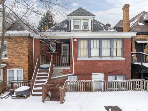 Photo of 628 E 9th Ave, Homestead, PA 15120 (MLS # 1747054)