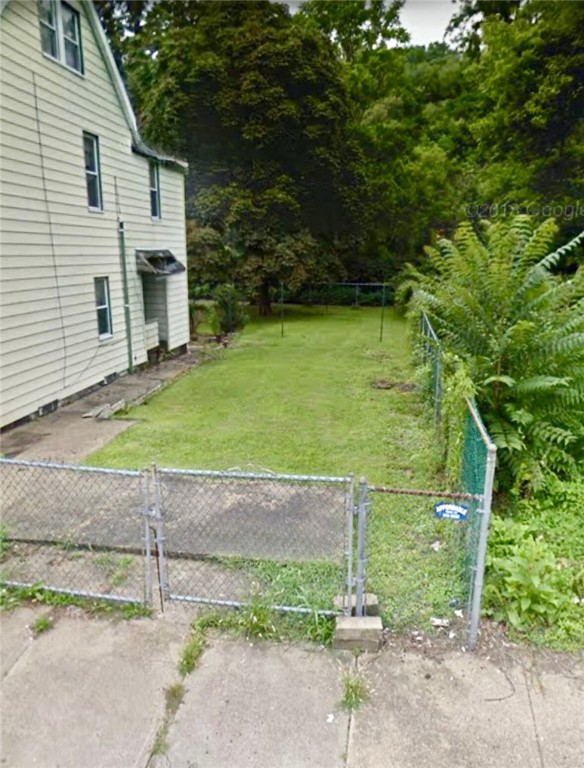 121 Watkins Ave