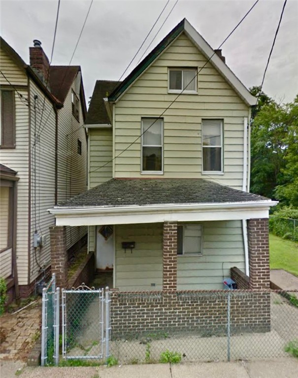 121 Watkins Ave