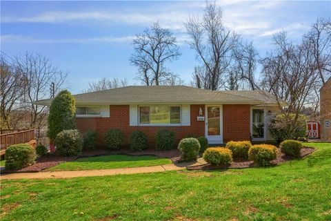 Photo of 4700 Prescot Dr, Bethel Park, PA 15102 (MLS # 1746537)