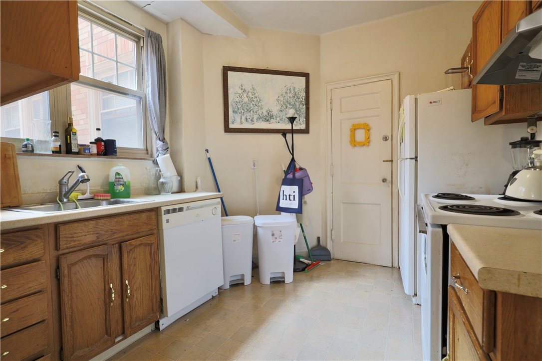 Oakland, Pennsylvania 15213, United States, 2 Bedrooms Bedrooms, ,1 BathroomBathrooms,Residential,Active,167146