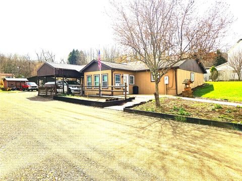 Homes For Sale - 204 Cambria Ave<br/> Westmoreland County, Avonmore, PA 15618