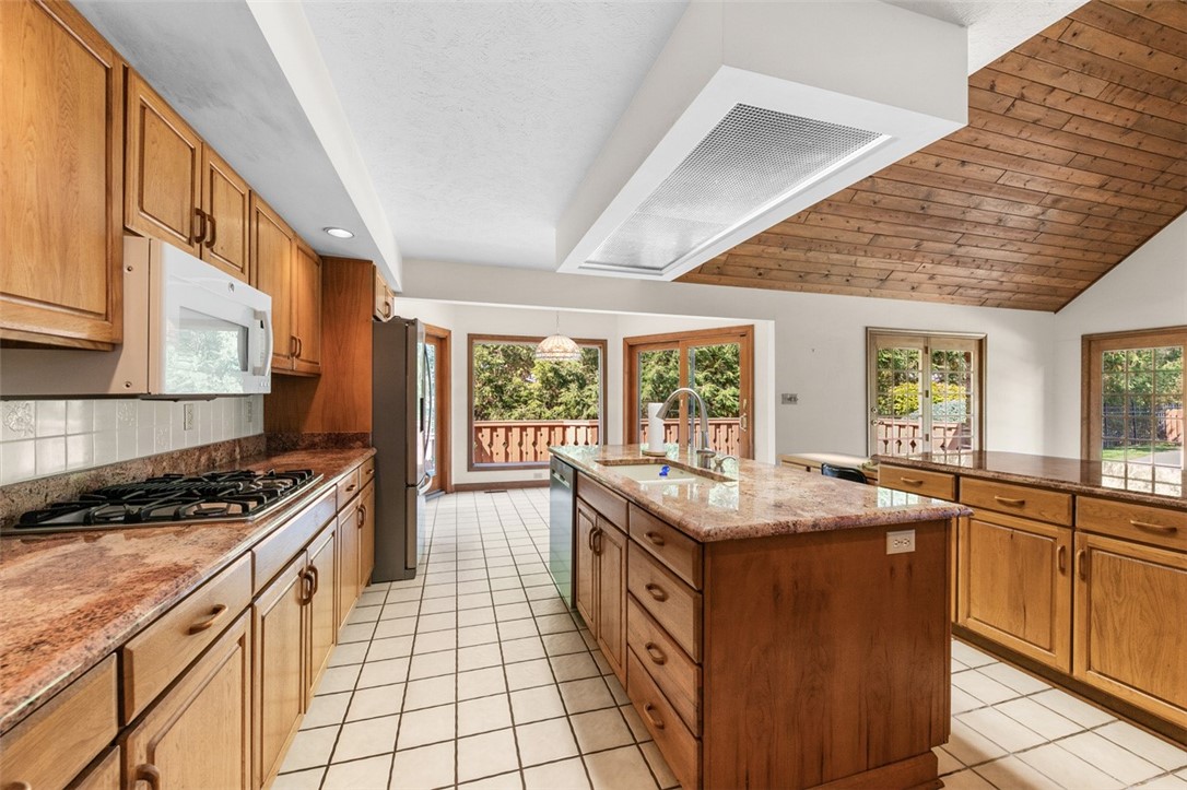 Murrysville, Pennsylvania 15668, United States, 4 Bedrooms Bedrooms, ,4 BathroomsBathrooms,Residential,Contingent,213568