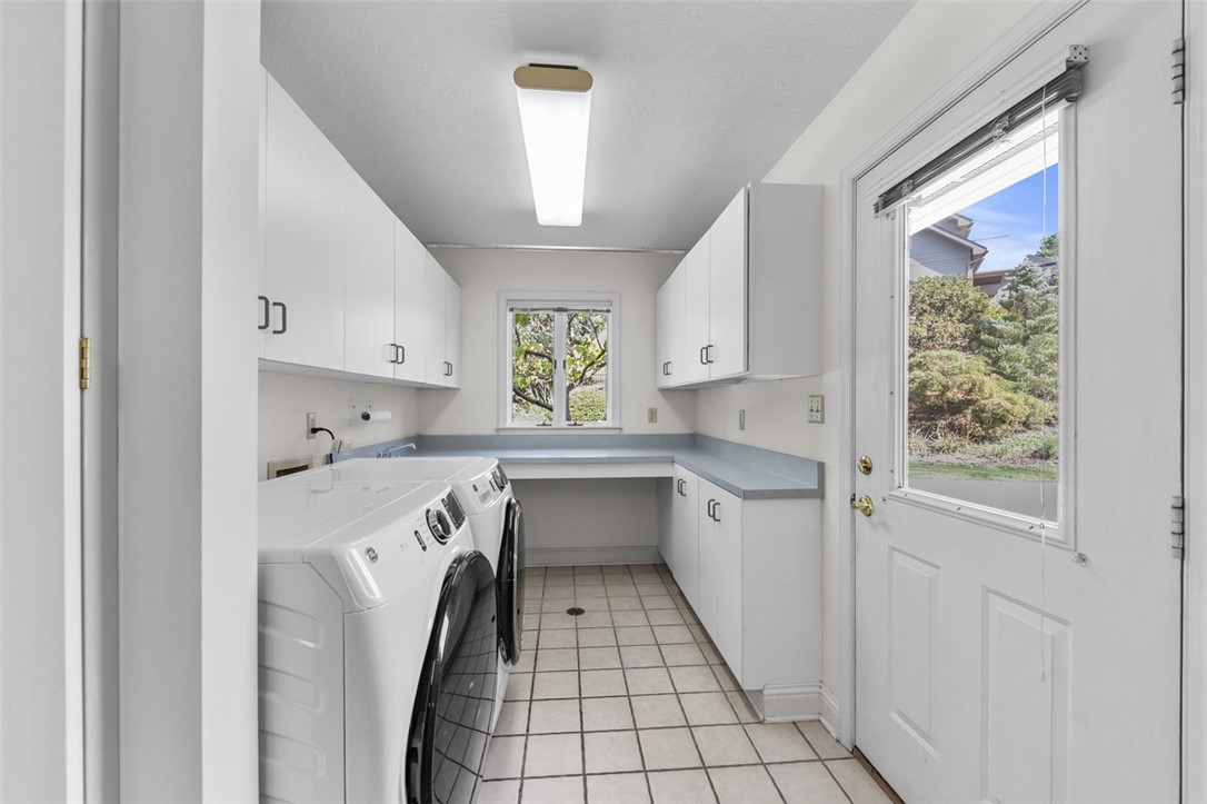 Murrysville, Pennsylvania 15668, United States, 4 Bedrooms Bedrooms, ,4 BathroomsBathrooms,Residential,Contingent,213568