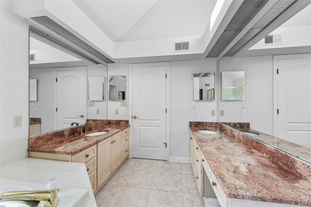 Murrysville, Pennsylvania 15668, United States, 4 Bedrooms Bedrooms, ,4 BathroomsBathrooms,Residential,Contingent,213568