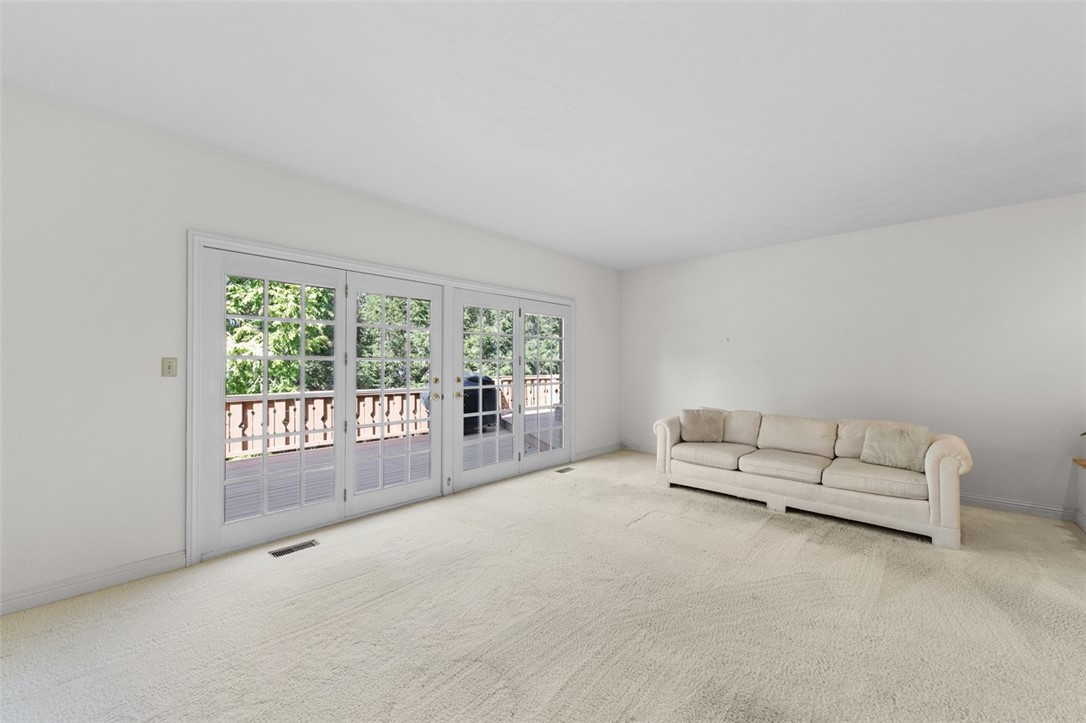 Murrysville, Pennsylvania 15668, United States, 4 Bedrooms Bedrooms, ,4 BathroomsBathrooms,Residential,Contingent,213568