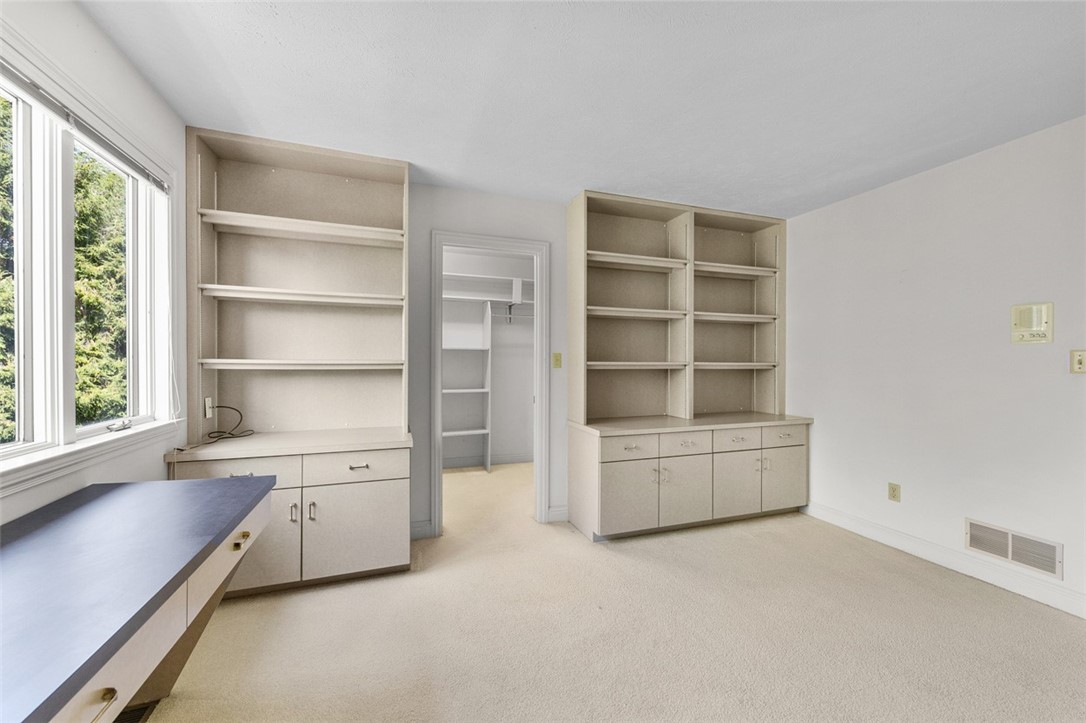 Murrysville, Pennsylvania 15668, United States, 4 Bedrooms Bedrooms, ,4 BathroomsBathrooms,Residential,Contingent,213568