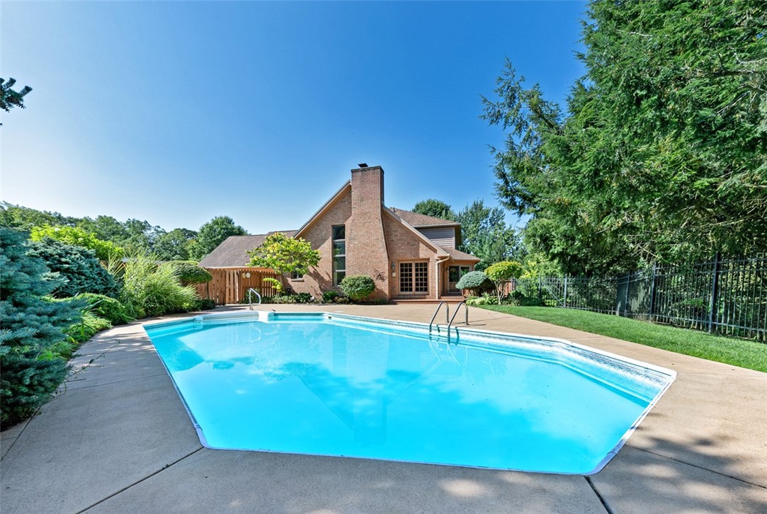 Murrysville, Pennsylvania 15668, United States, 4 Bedrooms Bedrooms, ,4 BathroomsBathrooms,Residential,Contingent,213568