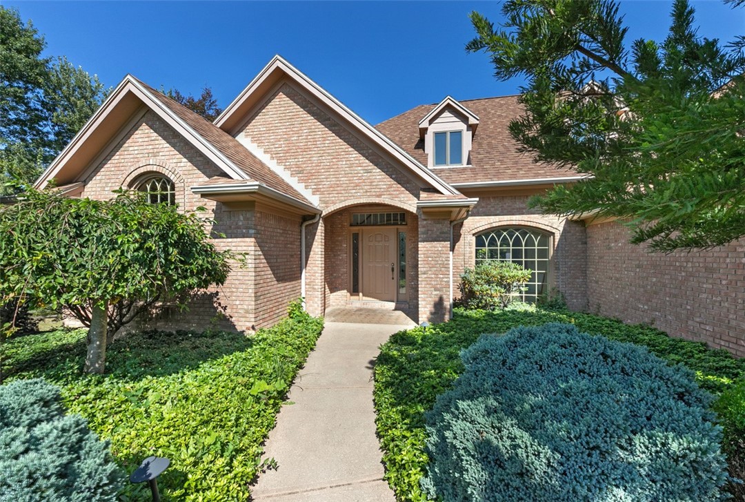 Murrysville, Pennsylvania 15668, United States, 4 Bedrooms Bedrooms, ,4 BathroomsBathrooms,Residential,Contingent,213568