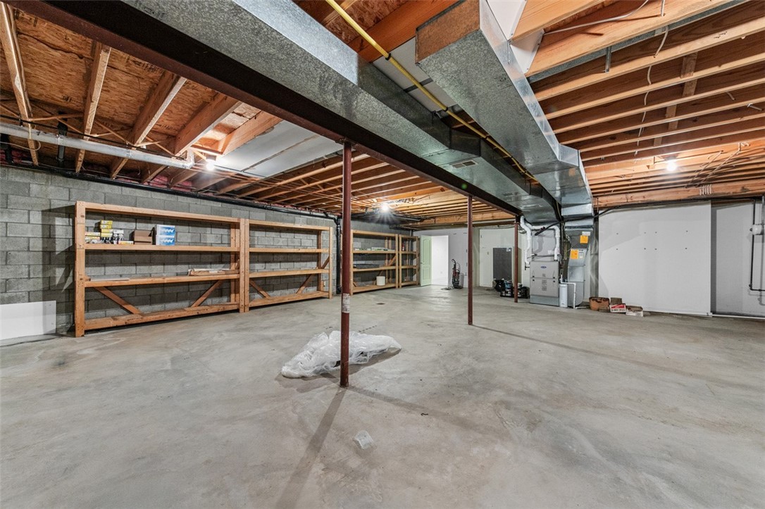 Murrysville, Pennsylvania 15668, United States, 4 Bedrooms Bedrooms, ,4 BathroomsBathrooms,Residential,Contingent,213568