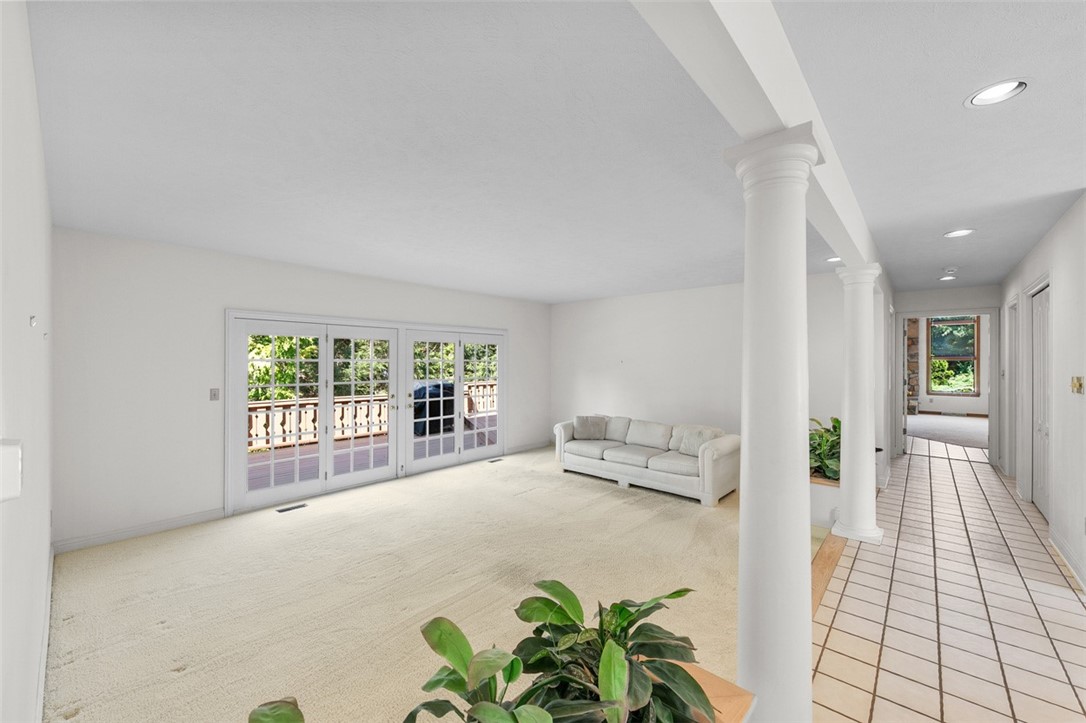 Murrysville, Pennsylvania 15668, United States, 4 Bedrooms Bedrooms, ,4 BathroomsBathrooms,Residential,Contingent,213568