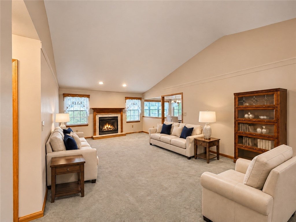 401 Linda Ln