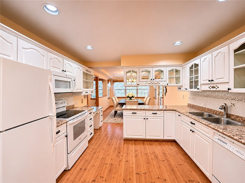 401 Linda Ln