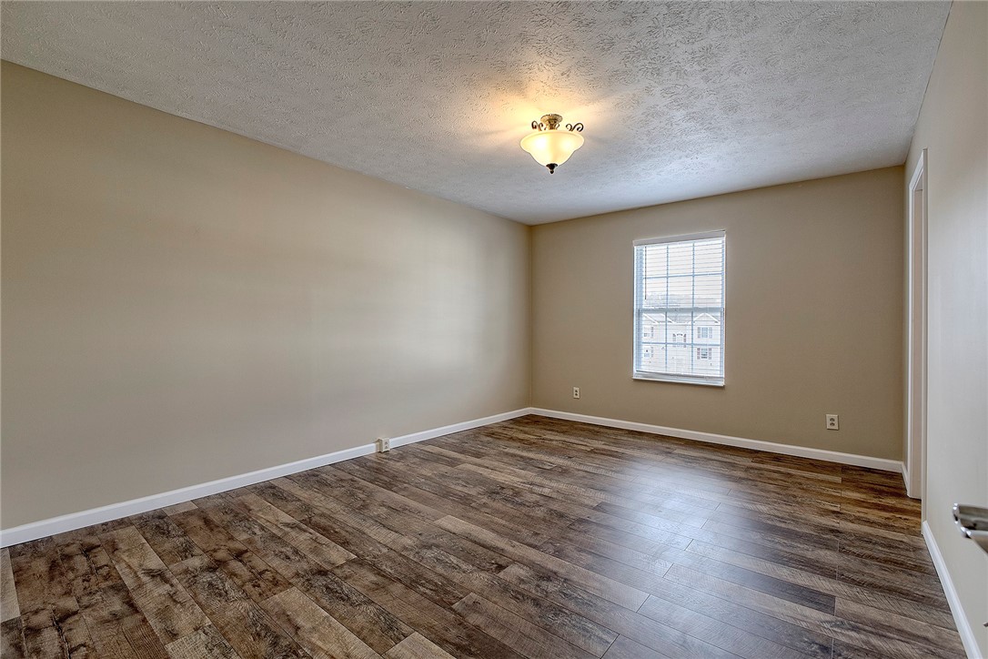 143 Manor View Drive, Manor, Pennsylvania image 17