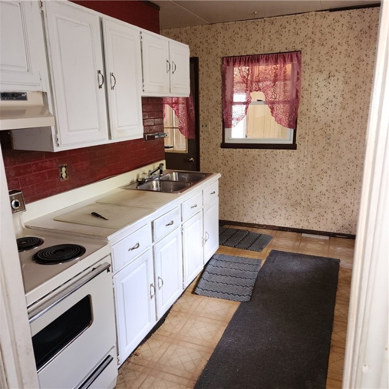 New Castle, Pennsylvania 16101, United States, 3 Bedrooms Bedrooms, ,1 BathroomBathrooms,Residential,Active,170915