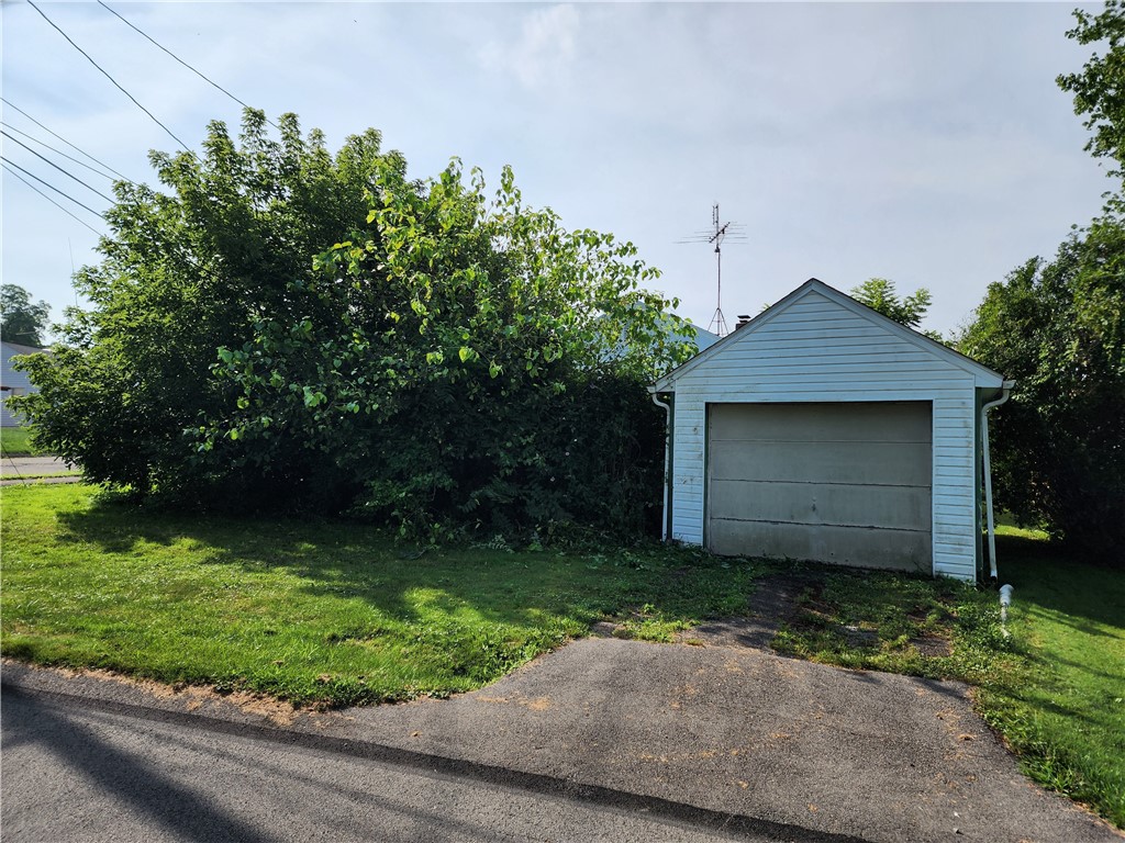 New Castle, Pennsylvania 16101, United States, 3 Bedrooms Bedrooms, ,1 BathroomBathrooms,Residential,Active,170915