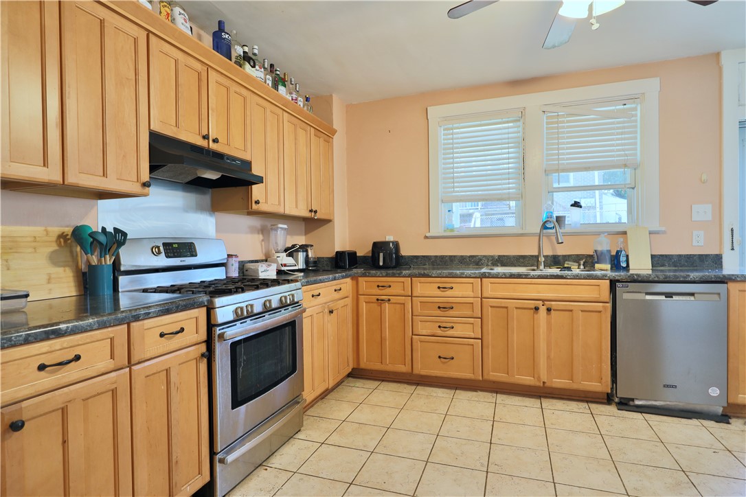 Squirrel Hill, Pennsylvania 15217, United States, 4 Bedrooms Bedrooms, ,2 BathroomsBathrooms,Residential,Active,177654