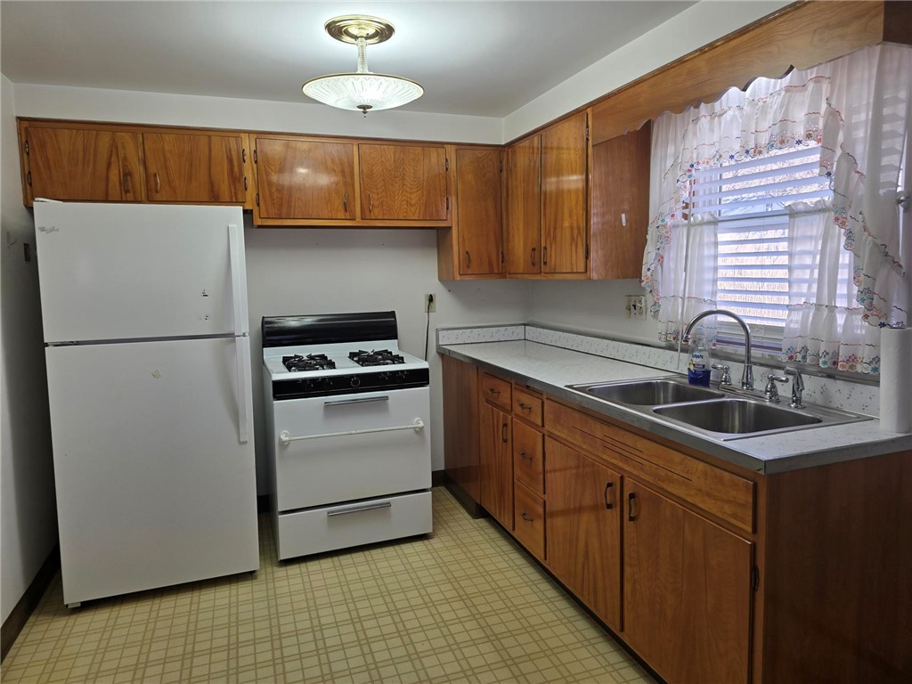 719 Julia St St, Jeannette, Pennsylvania image 4