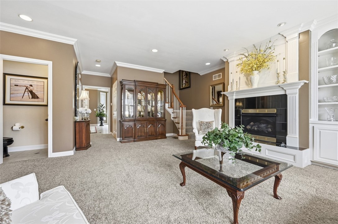 532 E Vanderbilt Dr