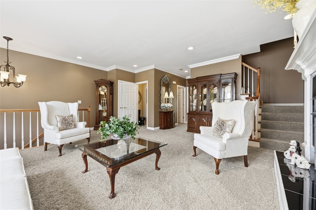 532 E Vanderbilt Dr