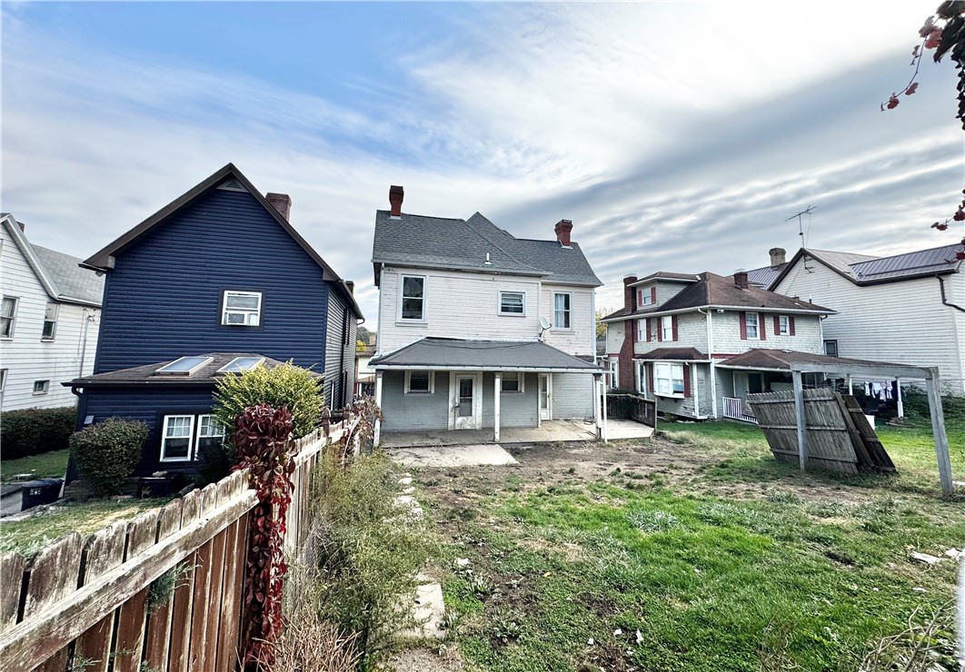 613 Crest Ave
