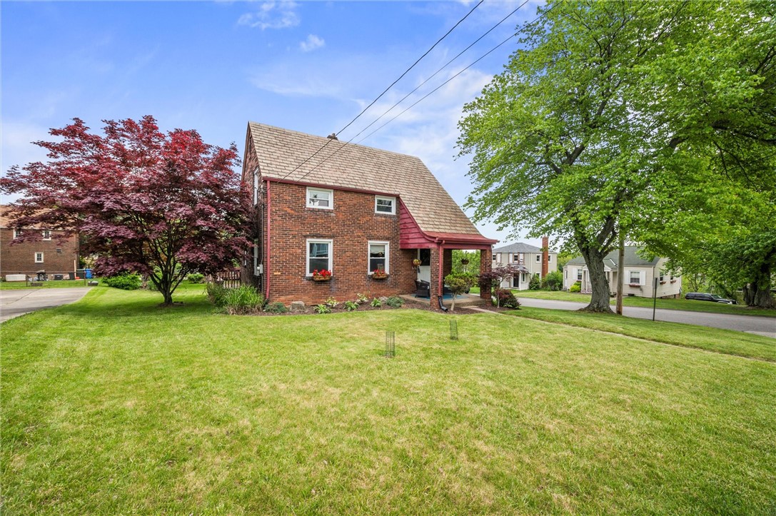 600 Glowood Dr, Whitehall, Pennsylvania image 2