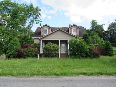 Photo of 2060 Oakridge Dr, Salix, PA 15952 (MLS # 1761854)