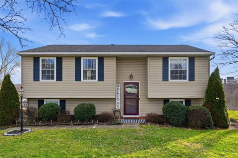 Photo of 129 Scottsdale Dr, Coraopolis, PA 15108 (MLS # 1743957)