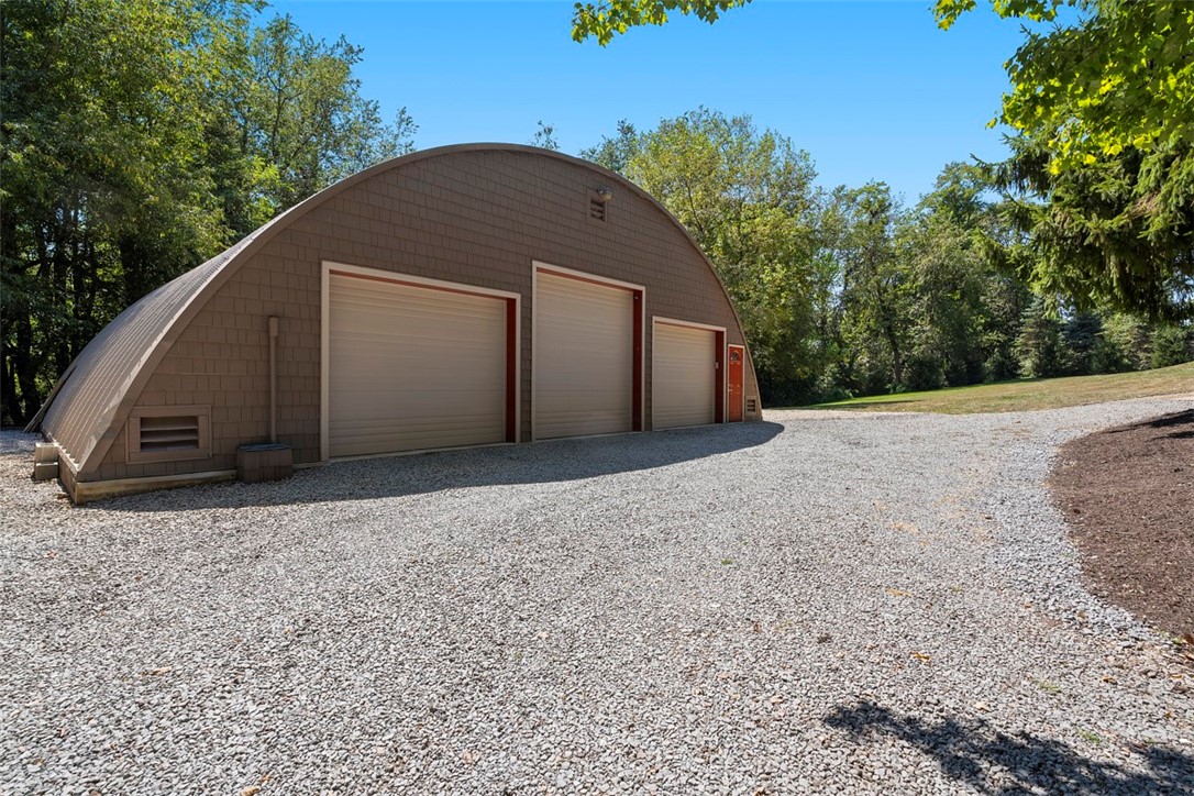 Richland, Pennsylvania 15044, United States, 3 Bedrooms Bedrooms, ,3 BathroomsBathrooms,Residential,Active,195357