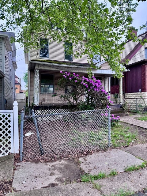 Homes For Sale - 1605 Union Ave Ave<br/> McKeesport, PA 15132