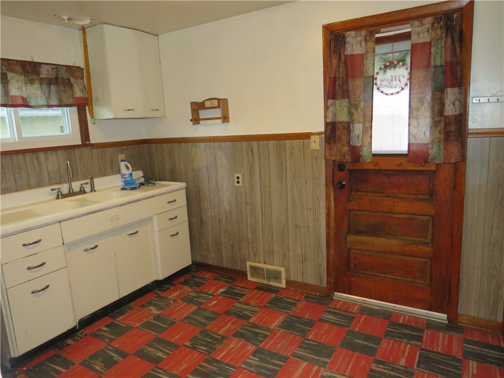 1606 Oneida Valley Rd