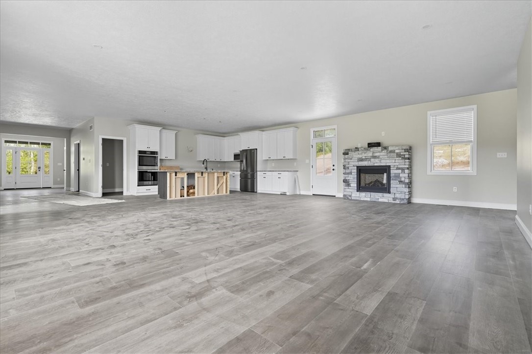 Cecil, Pennsylvania 15317, United States, 3 Bedrooms Bedrooms, ,3 BathroomsBathrooms,Residential,Active,194534