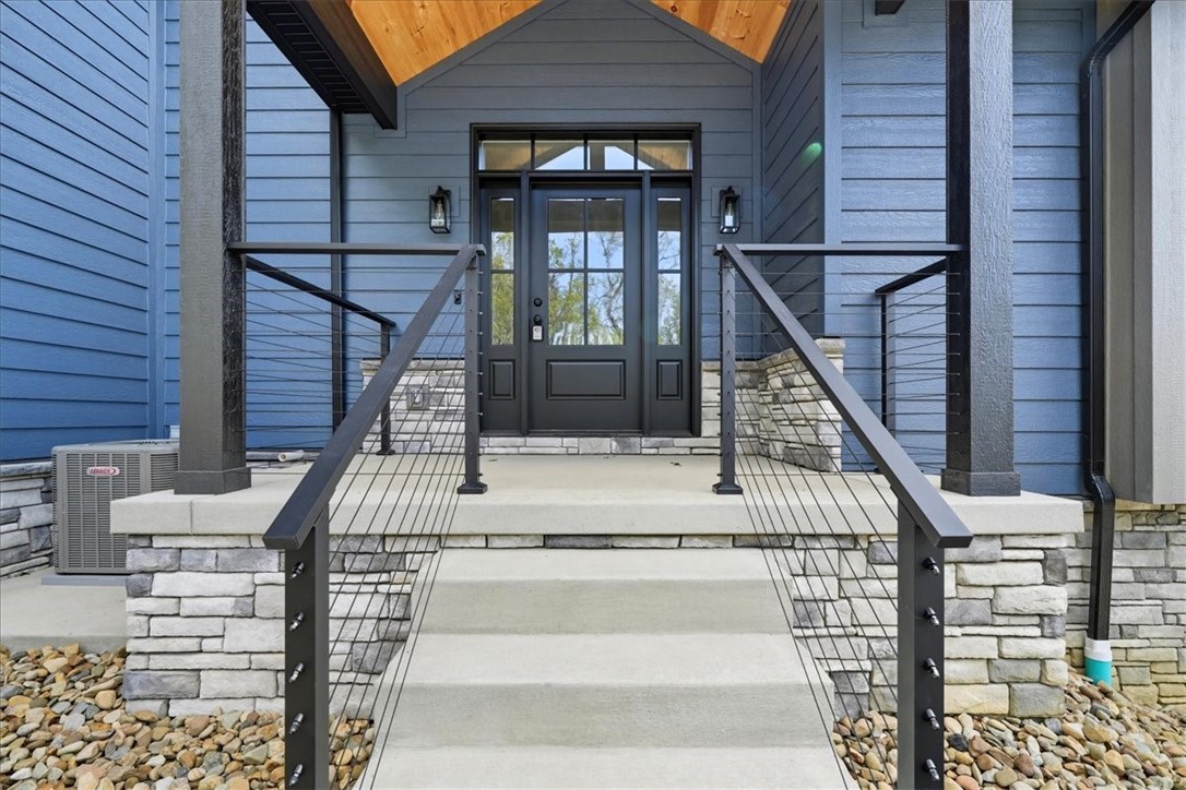 Cecil, Pennsylvania 15317, United States, 3 Bedrooms Bedrooms, ,3 BathroomsBathrooms,Residential,Active,194534