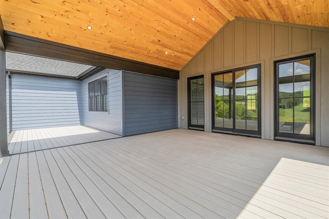 Cecil, Pennsylvania 15317, United States, 3 Bedrooms Bedrooms, ,3 BathroomsBathrooms,Residential,Active,194534