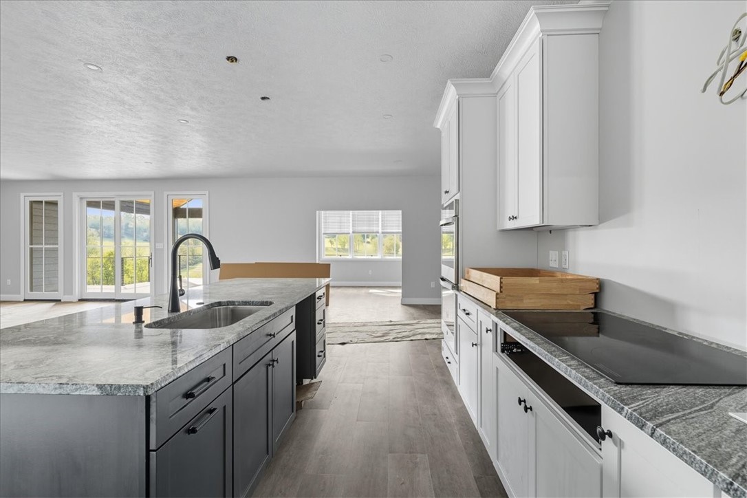 Cecil, Pennsylvania 15317, United States, 3 Bedrooms Bedrooms, ,3 BathroomsBathrooms,Residential,Active,194534