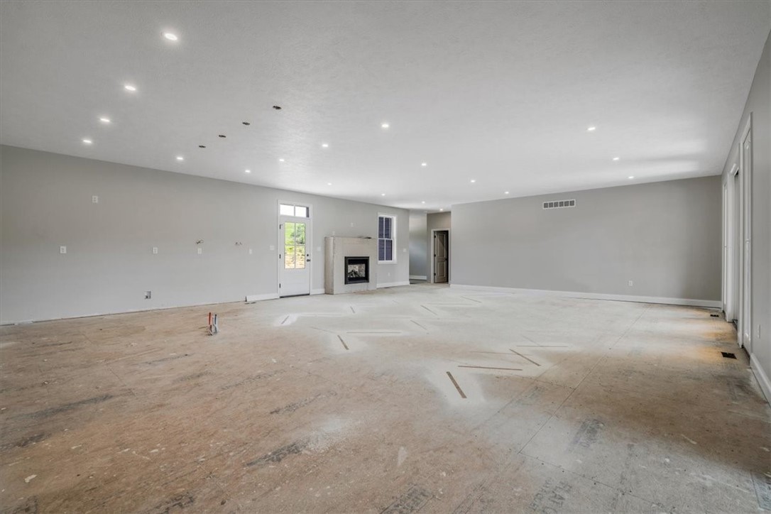 Cecil, Pennsylvania 15317, United States, 3 Bedrooms Bedrooms, ,3 BathroomsBathrooms,Residential,Active,194534