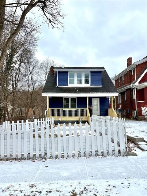 Photo of 1416 Ridge Ave, Coraopolis, PA 15108 (MLS # 1738171)