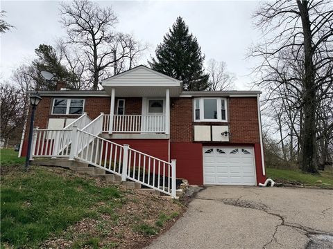 Photo of 1016 Old Washington Rd, Canonsburg, PA 15317 (MLS # 1744791)