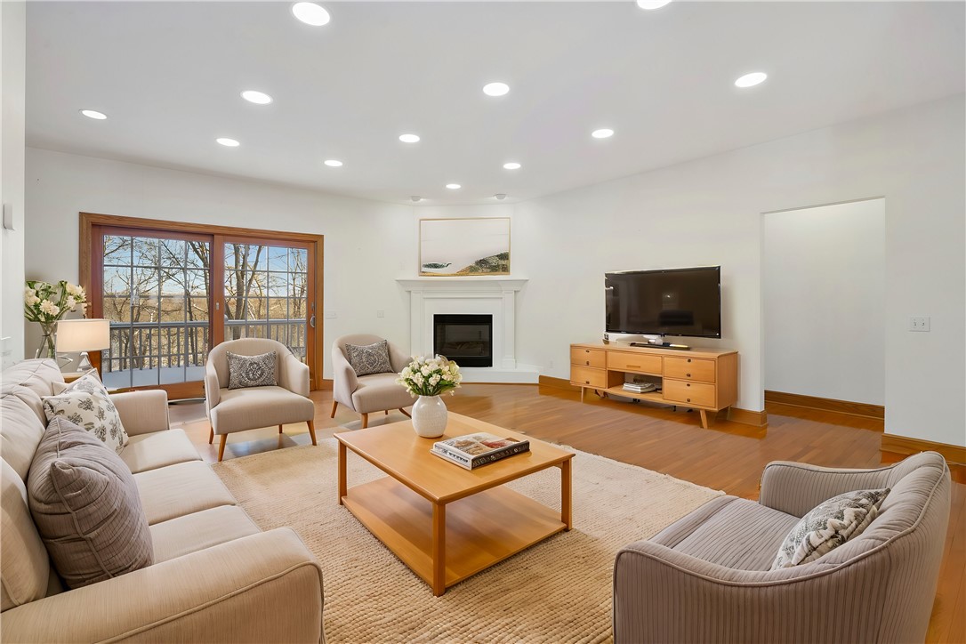 Center Twp - But, Pennsylvania 16001, United States, 4 Bedrooms Bedrooms, ,5 BathroomsBathrooms,Residential,Active,18177
