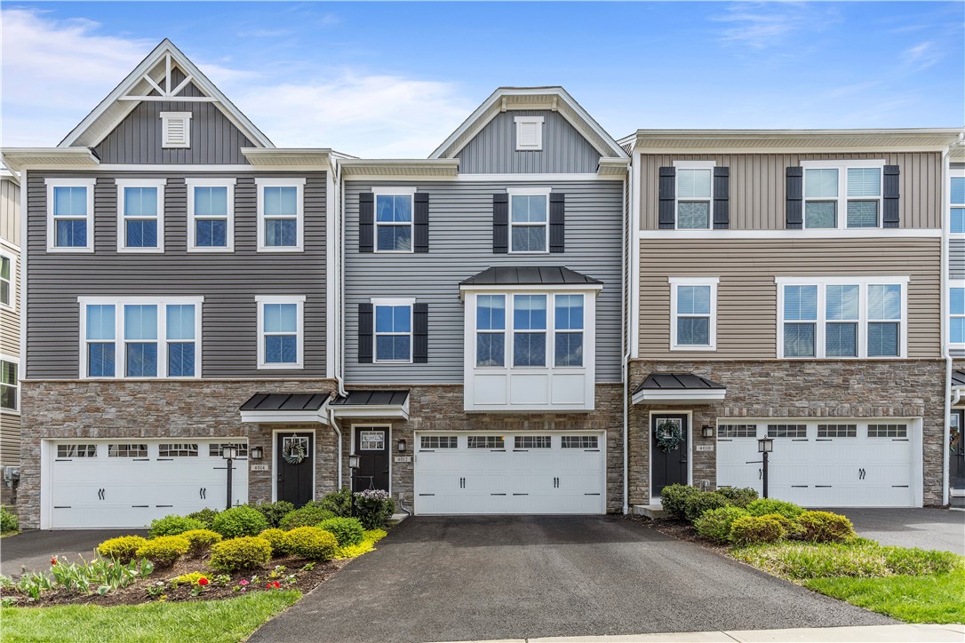 4012 Crown Drive Dr, South Park, Pennsylvania image 2
