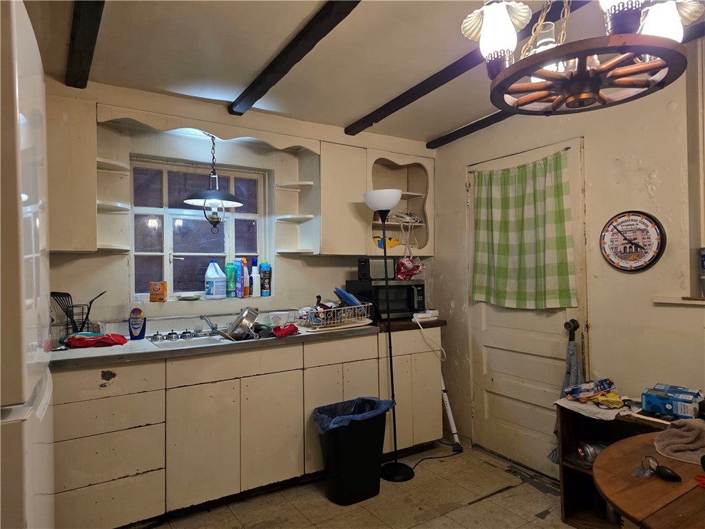 7010 Bennett