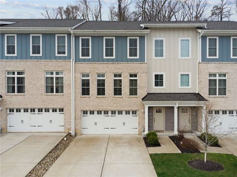 Photo of 404 Walnut Ct, Pittsburgh, PA 15237 (MLS # 1745609)