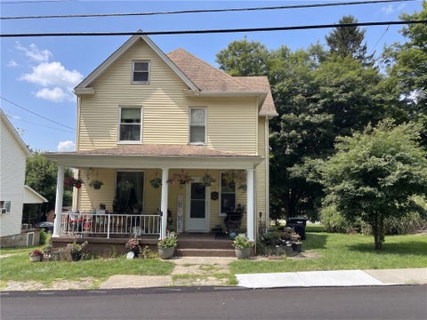 Homes For Sale - 94 Center Ave Ave<br/> Burgettstown Boro, PA 15021
