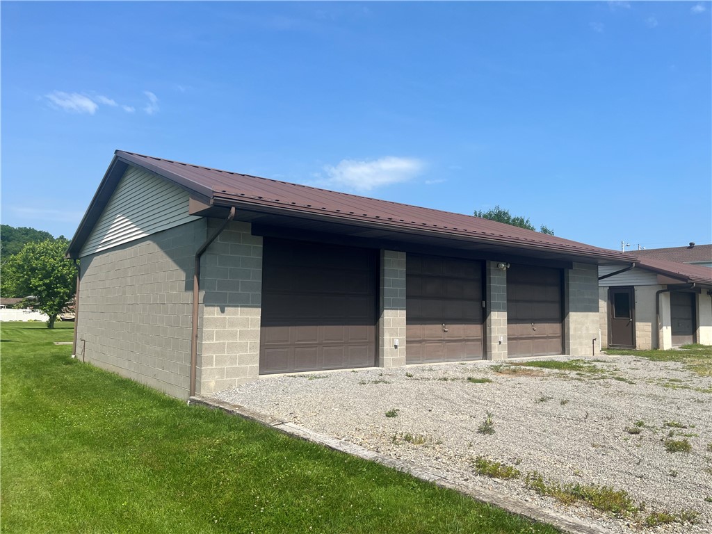 Burgettstown, Pennsylvania 15021, United States, ,1 BathroomBathrooms,Residential,Active,222912